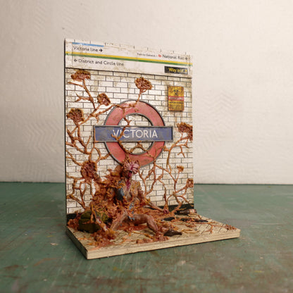 Miniature The Last of Us London Tube Station